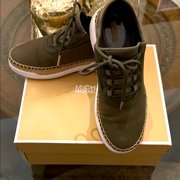 Michael Kors Green Sneakers Casual Low-Top - Picture 5 of 6